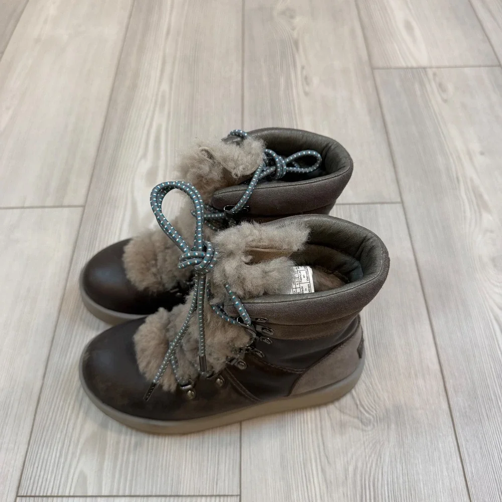 UGG Viki Waterproof Classic Boots for Woman 6 Gray Leather Suede Vibram